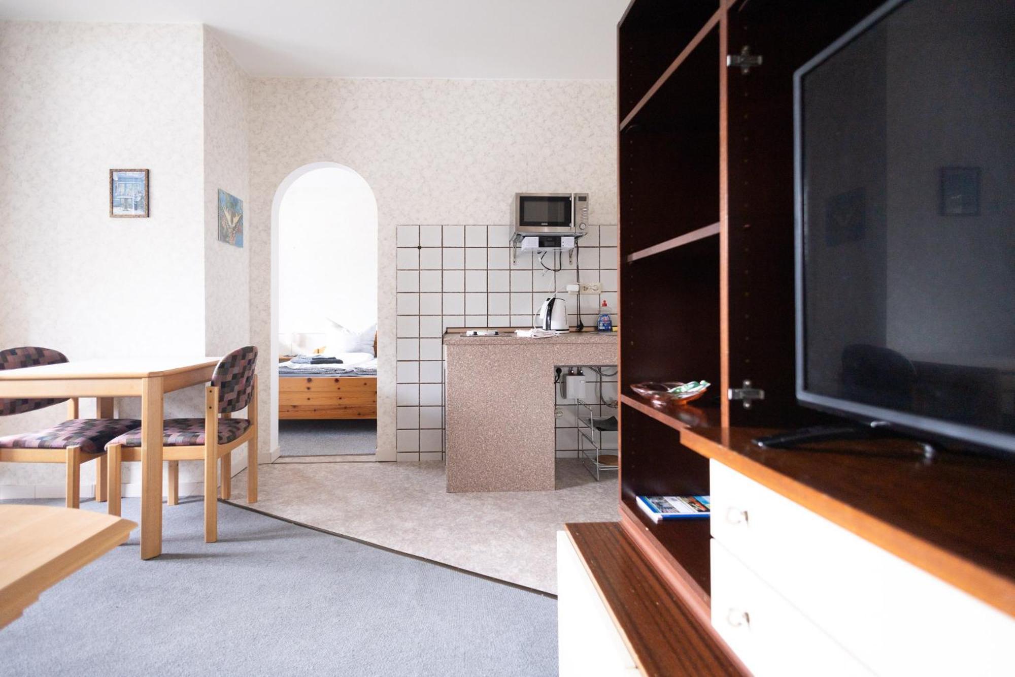 Apartmenthaus Am Waldrand- Kueche - Fruehstueck - Balkon ヴィルデマン エクステリア 写真