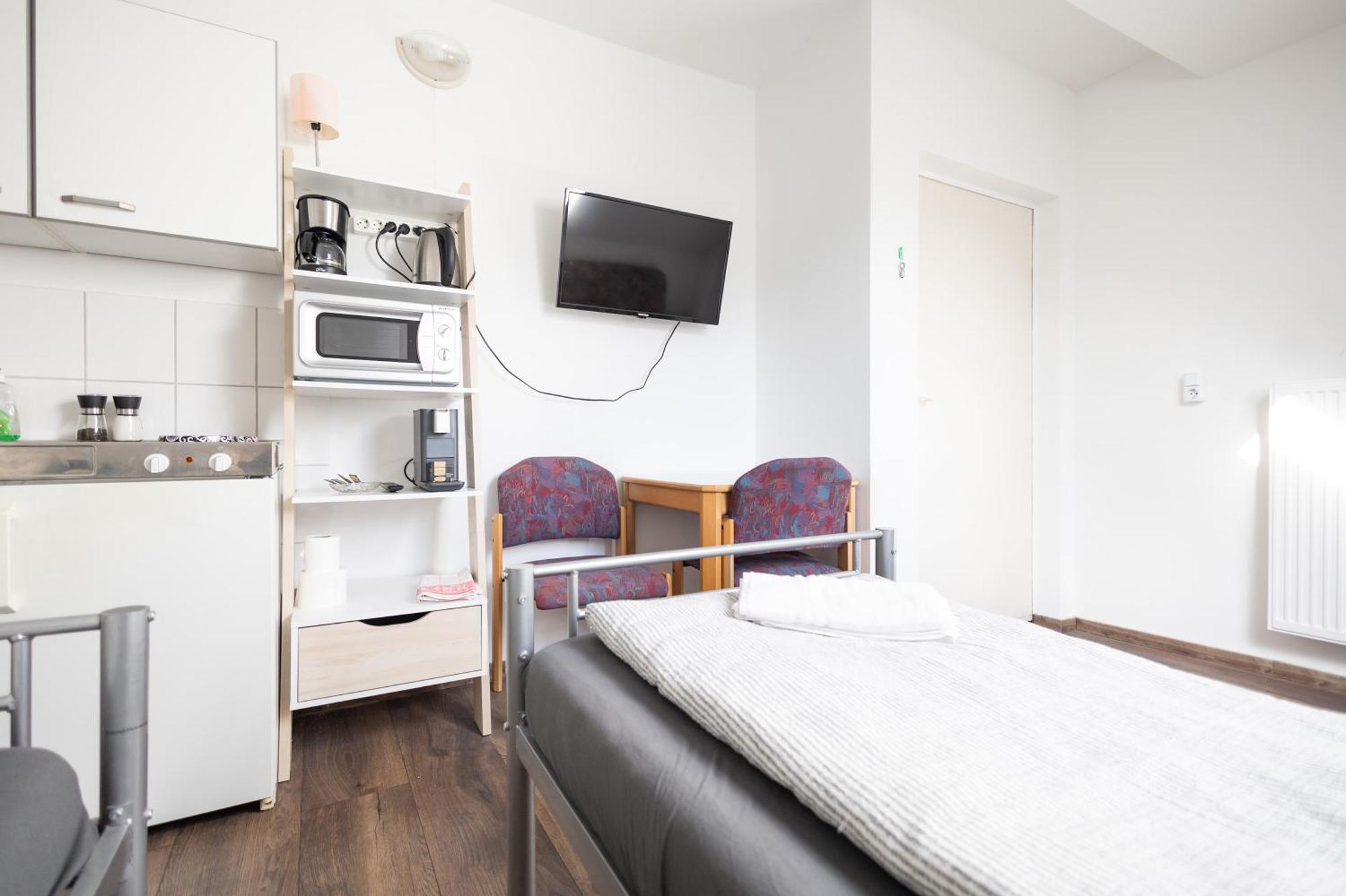 Apartmenthaus Am Waldrand- Kueche - Fruehstueck - Balkon ヴィルデマン エクステリア 写真