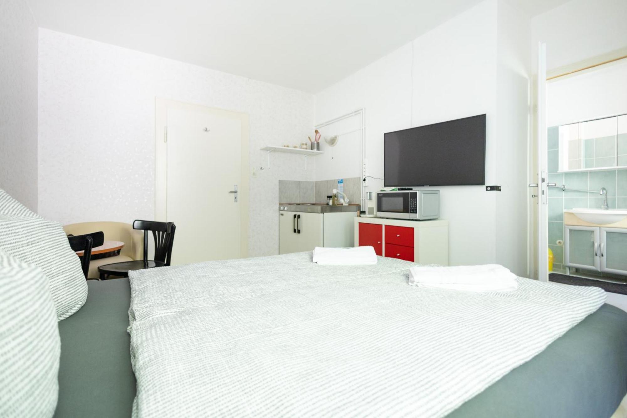 Apartmenthaus Am Waldrand- Kueche - Fruehstueck - Balkon ヴィルデマン エクステリア 写真
