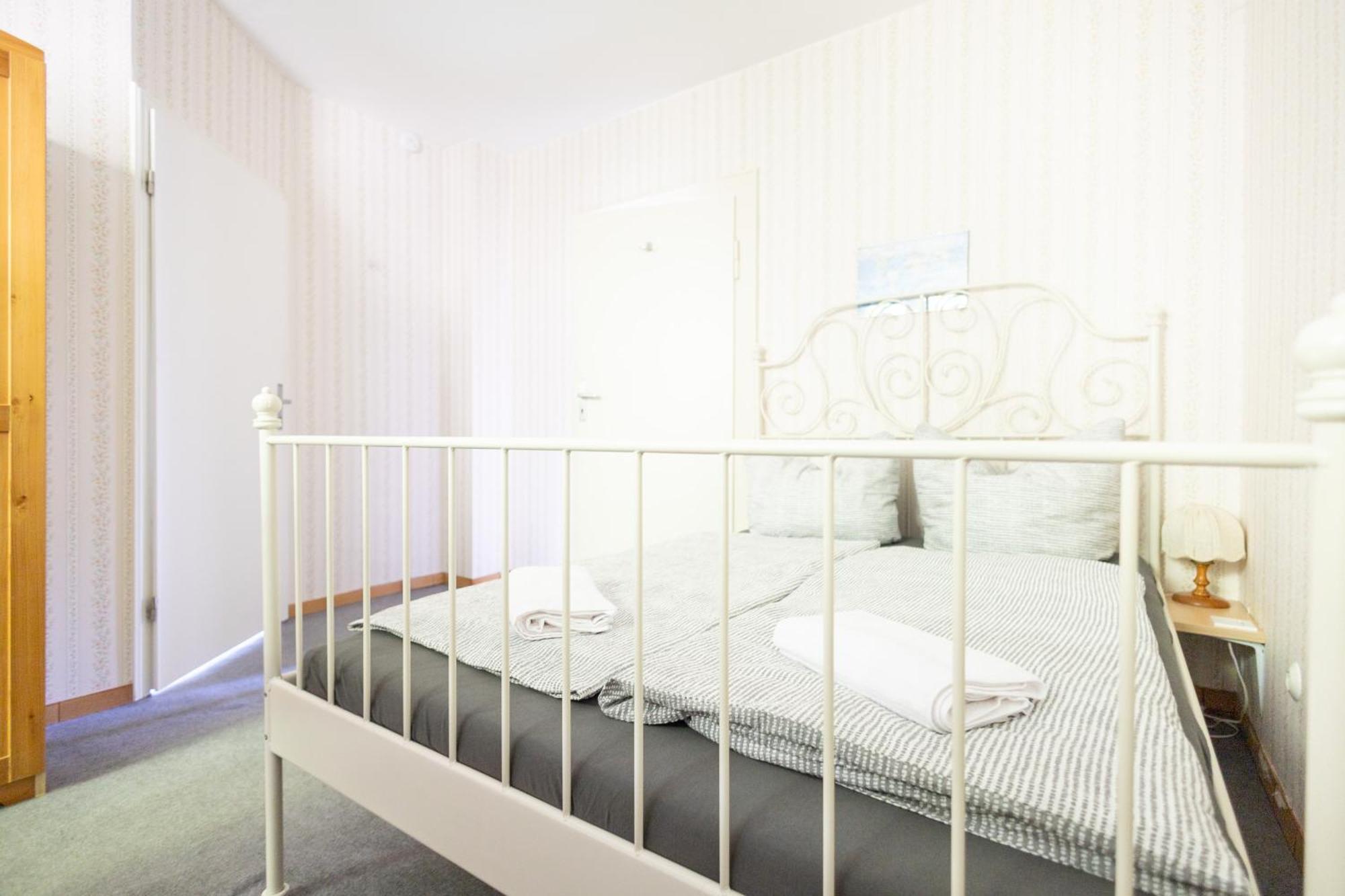 Apartmenthaus Am Waldrand- Kueche - Fruehstueck - Balkon ヴィルデマン エクステリア 写真
