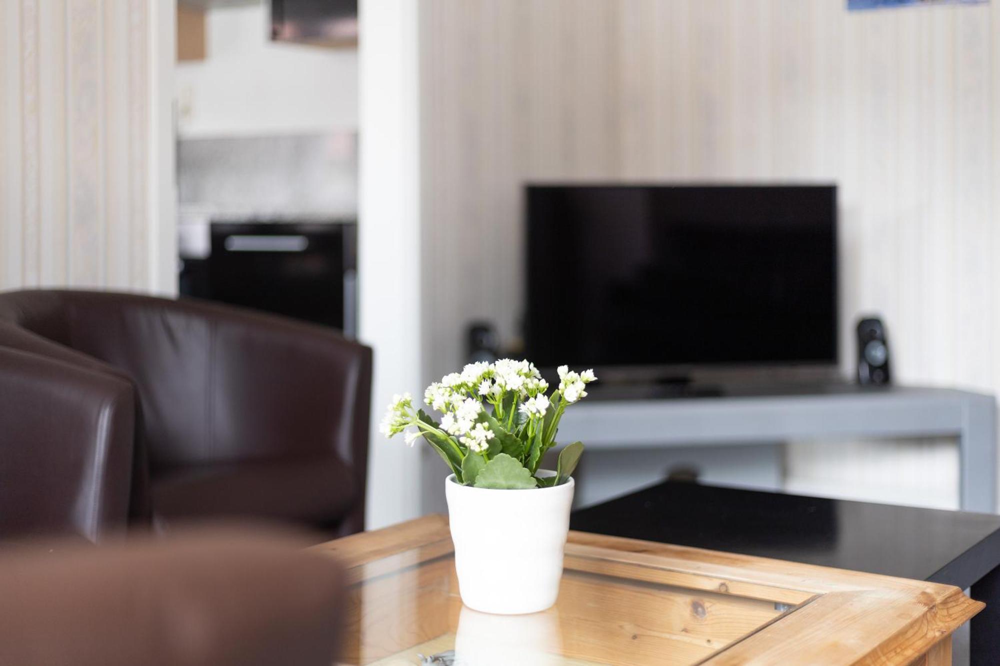 Apartmenthaus Am Waldrand- Kueche - Fruehstueck - Balkon ヴィルデマン エクステリア 写真