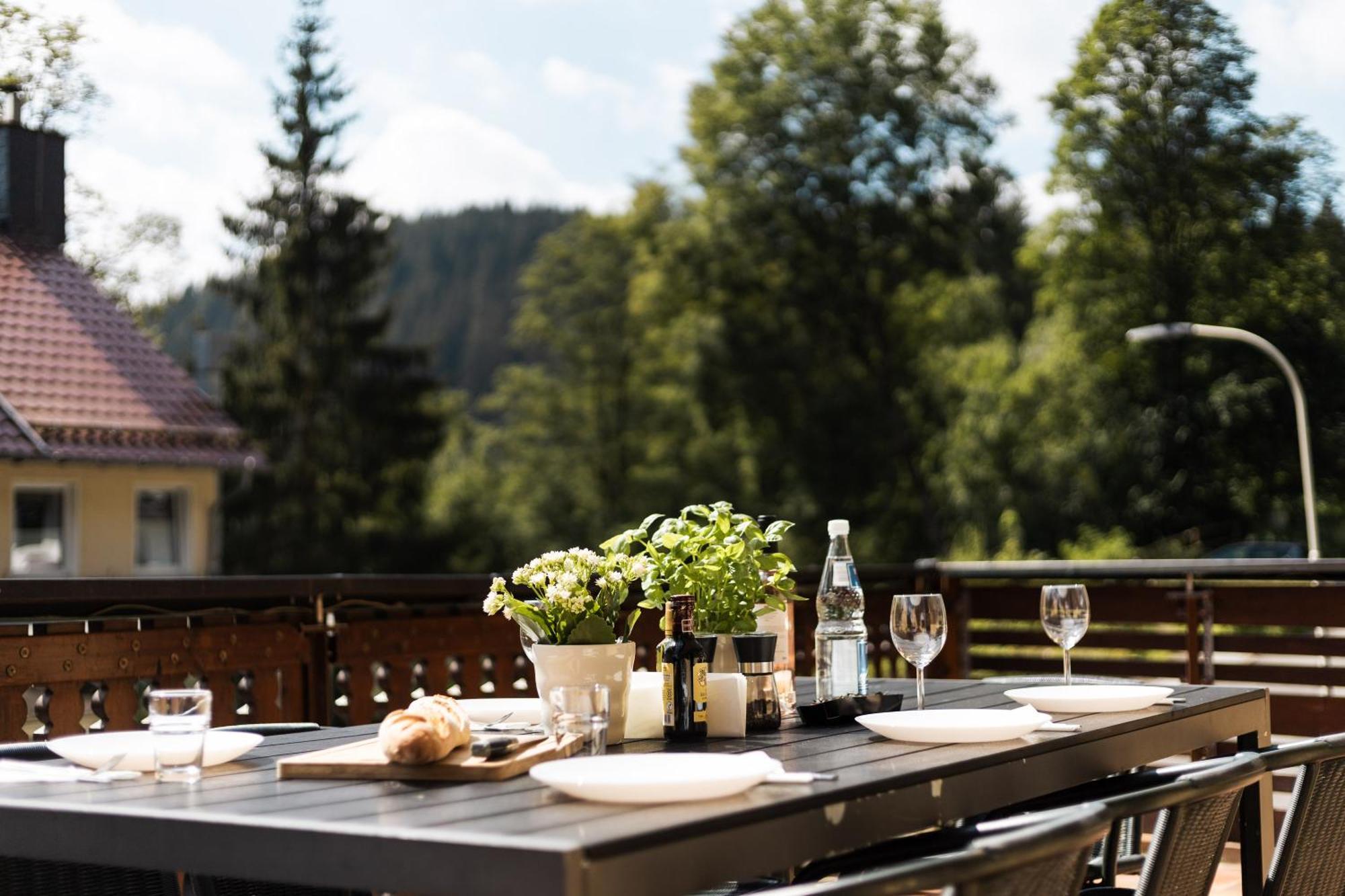 Apartmenthaus Am Waldrand- Kueche - Fruehstueck - Balkon ヴィルデマン エクステリア 写真