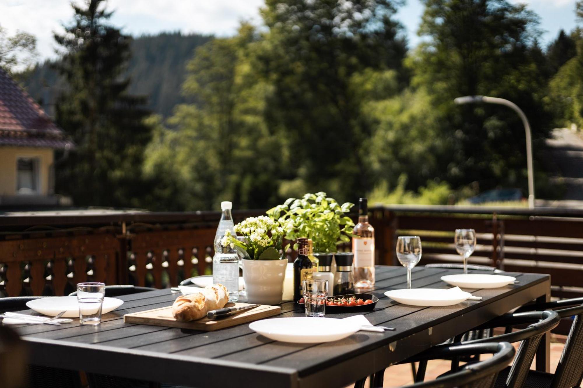 Apartmenthaus Am Waldrand- Kueche - Fruehstueck - Balkon ヴィルデマン エクステリア 写真